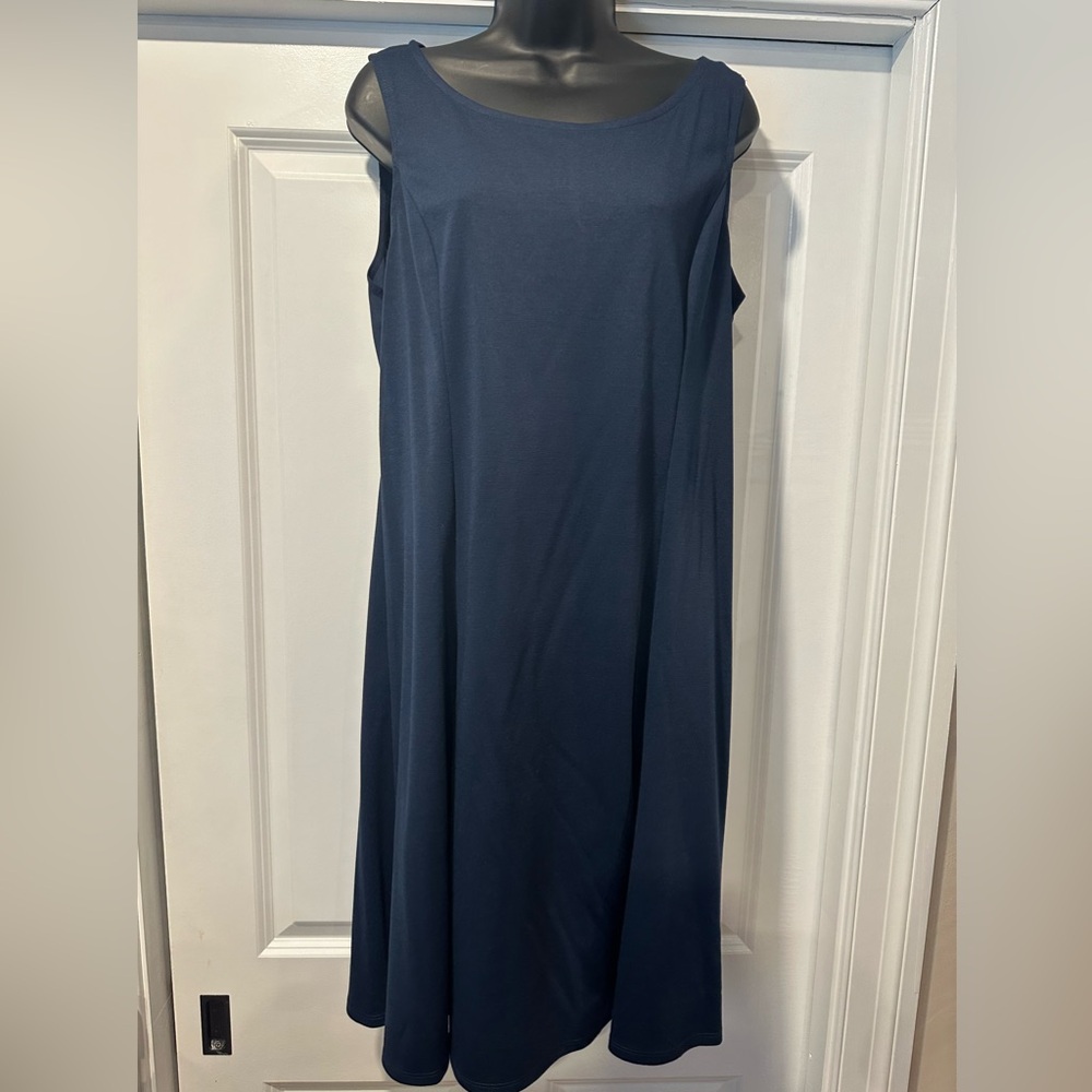 Two Dress - Picture 5 of 10